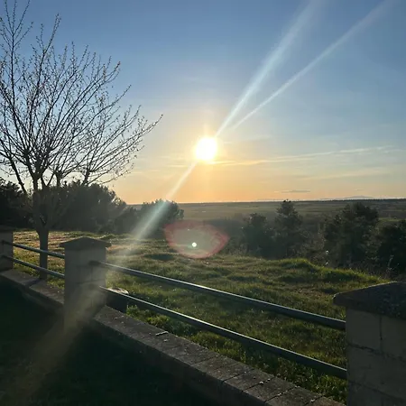 Eclipse Viewing House Leon Holiday home
